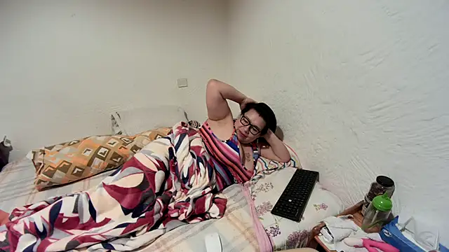 salome2025 online show from October 28, 2025, 8:41 pm