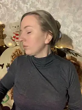 hotsteacher online show from December 22, 2025, 4:12 am