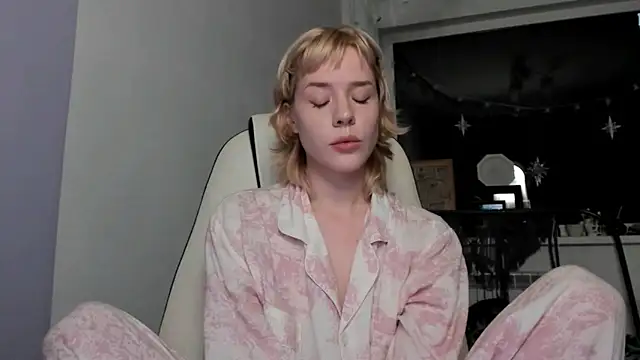 Snapshot of _CuteAsFuck_ chatting on October 4, 2025, 2:29 pm  CuteAsFuck  online show from October 4, 2025, 2:29 pm