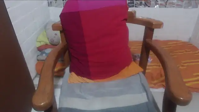 rose-crystal online show from February 24, 2026, 12:33 am