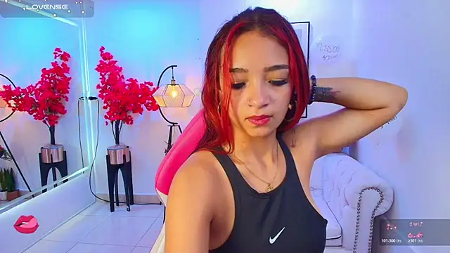 Snapshot of Katty_rounds chatting on November 18, 2025, 12:30 pm Katty rounds online show from November 18, 2025, 12:30 pm