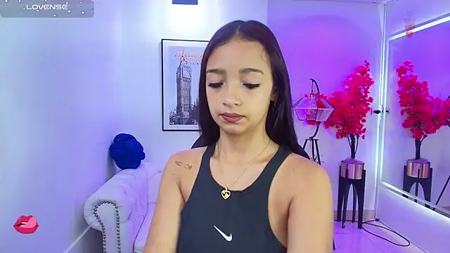 Snapshot of Katty_rounds chatting on October 6, 2025, 12:28 pm Katty rounds online show from October 6, 2025, 12:28 pm