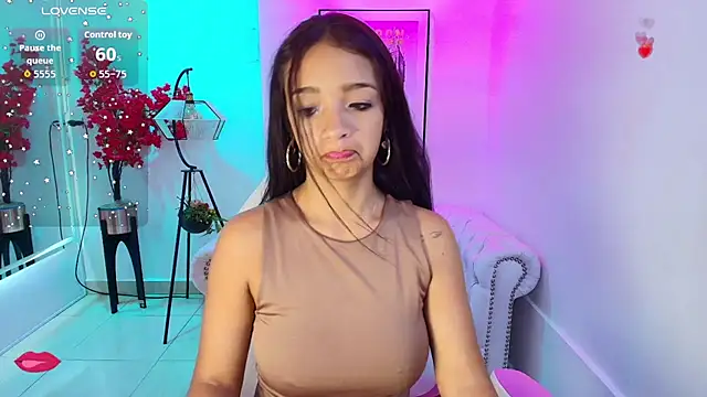 Snapshot of Katty_rounds chatting on September 19, 2025, 12:20 pm Katty rounds online show from September 19, 2025, 12:20 pm