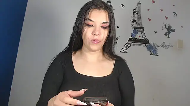 Snapshot of IVONNE_SEX chatting on September 27, 2025, 10:05 pm IVONNE SEX online show from September 27, 2025, 10:05 pm