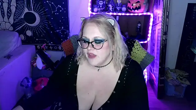 Snapshot of Kinky_Witch chatting on March 28, 2026, 4:35 am Kinky Witch online show from March 28, 2026, 4:35 am