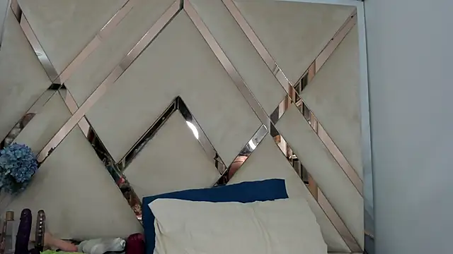 arixht online show from February 17, 2026, 9:01 pm