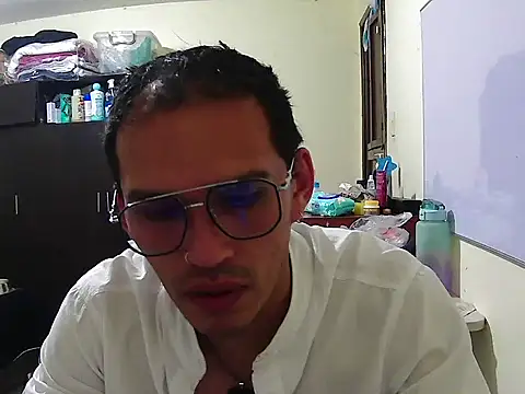 DOBLEWYOSK69G online show from September 15, 2025, 5:08 am