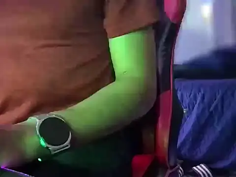 Snapshot of TUPtitaHot chatting on January 17, 2026, 4:38 am TUPtitaHot online show from January 17, 2026, 4:38 am