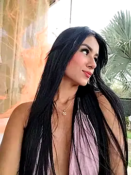 Snapshot of Juliana_Xander chatting on October 21, 2025, 2:38 pm Juliana Xander online show from October 21, 2025, 2:38 pm