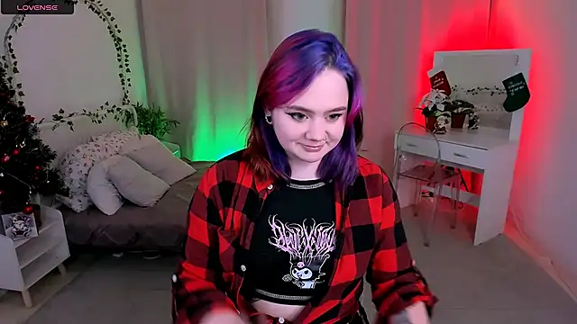 lunaalli online show from December 16, 2025, 9:19 pm