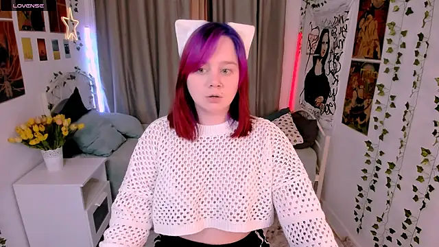 lunaalli online show from November 23, 2025, 2:05 pm