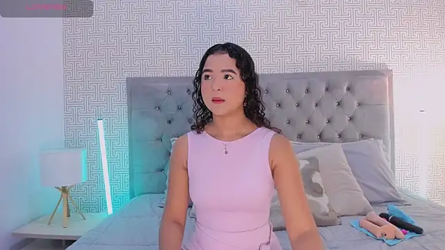 Snapshot of Evaa_Lunna_ chatting on May 20, 2026, 8:28 pm Evaa Lunna online show from May 20, 2026, 8:28 pm
