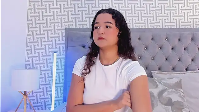 Snapshot of Evaa_Lunna_ chatting on April 16, 2026, 8:42 pm Evaa Lunna online show from April 16, 2026, 8:42 pm