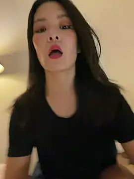 Ninazhang online show from January 16, 2026, 5:44 am