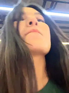 Ninazhang online show from October 26, 2025, 2:34 am