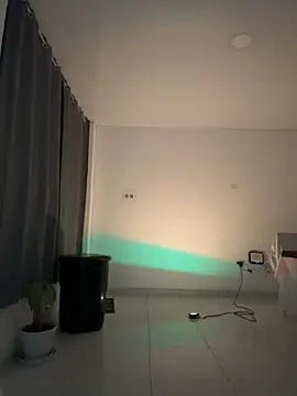 Snapshot of 18_salo chatting on September 13, 2025, 8:03 am 18 salo online show from September 13, 2025, 8:03 am