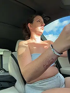 sweetsirenn online show from December 17, 2025, 1:05 pm