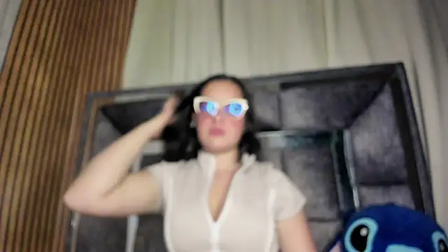 Cherry  Hot online show from November 15, 2025, 11:20 pm