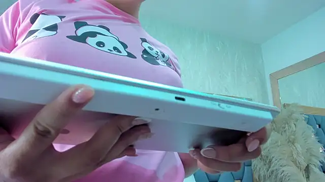 Snapshot of juliette_pretty_ chatting on February 14, 2026, 7:03 pm juliette pretty online show from February 14, 2026, 7:03 pm