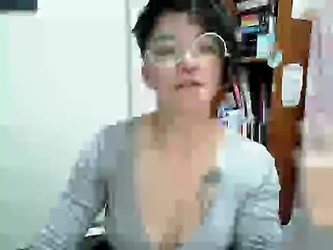 Snapshot of Came-II chatting on June 30, 2026, 2:44 am Came-II online show from June 30, 2026, 2:44 am