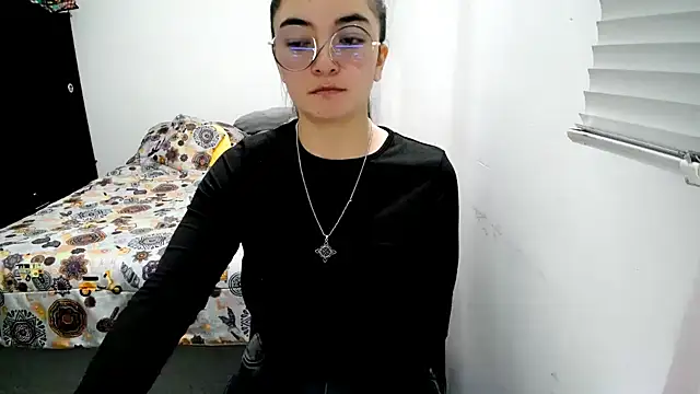 Snapshot of Came-II chatting on December 21, 2025, 1:52 am Came-II online show from December 21, 2025, 1:52 am