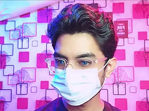 Snapshot of ChiseledCharm chatting on October 17, 2025, 7:37 pm ChiseledCharm online show from October 17, 2025, 7:37 pm