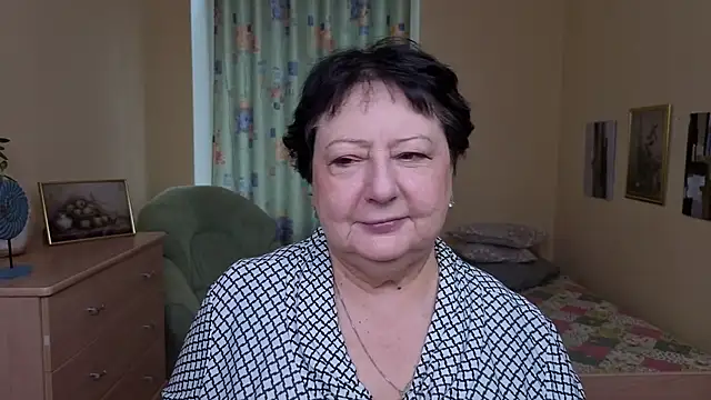 Snapshot of Margo_Moll chatting on December 4, 2025, 7:40 am Margo Moll online show from December 4, 2025, 7:40 am