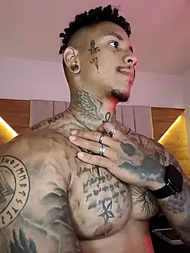 Snapshot of David_tatto1 chatting on December 14, 2025, 1:45 am David tatto1 online show from December 14, 2025, 1:45 am