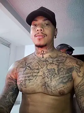 Snapshot of David_tatto1 chatting on October 17, 2025, 3:10 am David tatto1 online show from October 17, 2025, 3:10 am