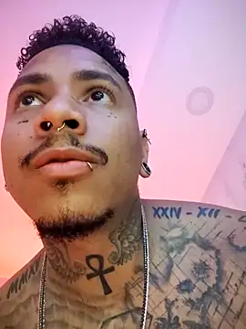 Snapshot of David_tatto1 chatting on September 28, 2025, 9:00 pm David tatto1 online show from September 28, 2025, 9:00 pm