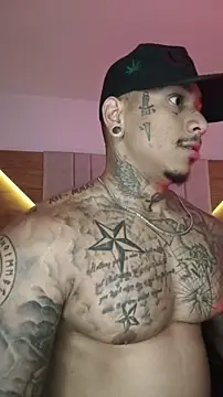 Snapshot of David_tatto1 chatting on November 26, 2025, 11:05 pm David tatto1 online show from November 26, 2025, 11:05 pm