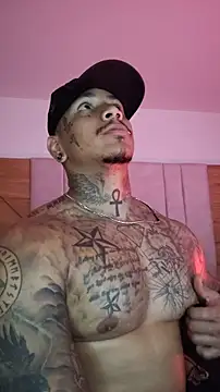 Snapshot of David_tatto1 chatting on November 15, 2025, 11:31 pm David tatto1 online show from November 15, 2025, 11:31 pm