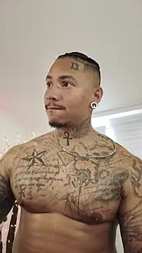 Snapshot of David_tatto1 chatting on November 30, 2025, 7:03 pm David tatto1 online show from November 30, 2025, 7:03 pm