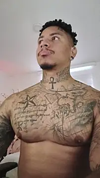 Snapshot of David_tatto1 chatting on December 19, 2025, 7:27 pm David tatto1 online show from December 19, 2025, 7:27 pm