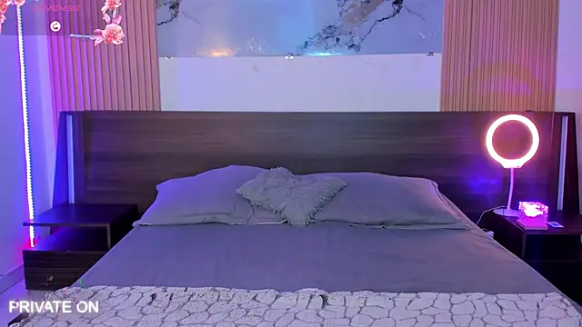 Snapshot of samanthaa_moon chatting on November 25, 2025, 11:37 pm samanthaa moon online show from November 25, 2025, 11:37 pm