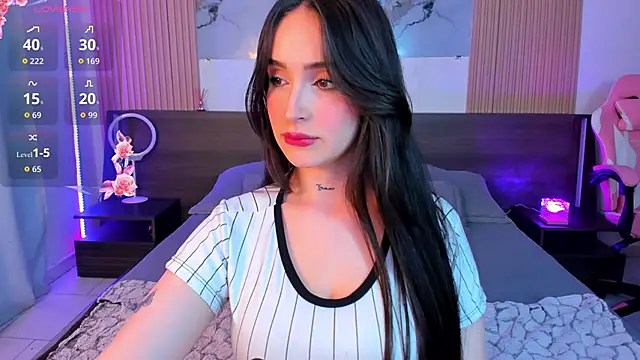 Snapshot of samanthaa_moon chatting on September 17, 2025, 10:34 pm samanthaa moon online show from September 17, 2025, 10:34 pm