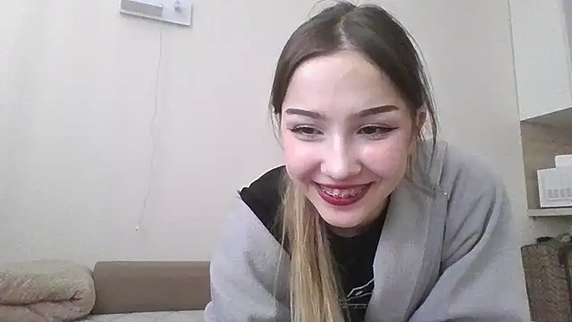 Snapshot of sillybloom chatting on October 5, 2025, 5:42 am sillybloom online show from October 5, 2025, 5:42 am