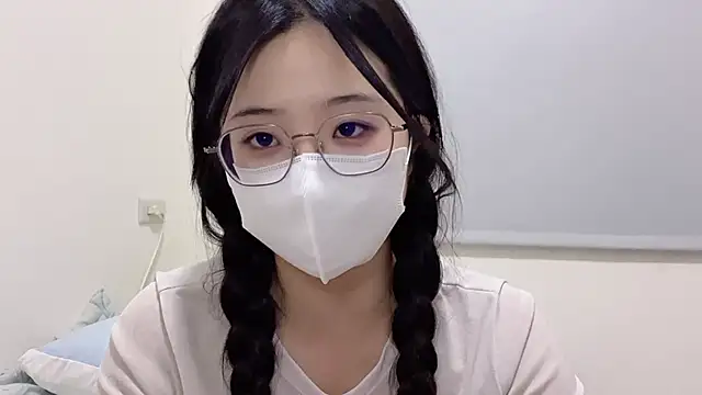 LHeart online show from October 2, 2025, 2:53 pm