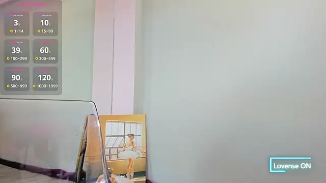 MayaHellen online show from September 18, 2025, 5:21 am