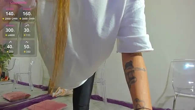 MayaHellen online show from October 2, 2025, 4:38 am