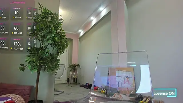 MayaHellen online show from September 9, 2025, 4:55 am