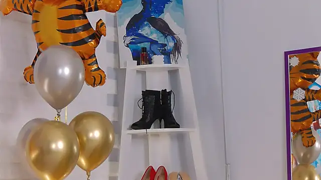 Snapshot of Agnessa chatting on December 22, 2025, 9:20 am Agnessa online show from December 22, 2025, 9:20 am