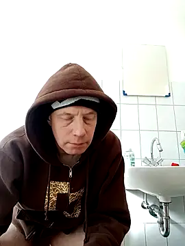 skateboy78 online show from October 8, 2025, 9:11 am