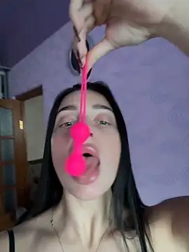 Snapshot of Soft_Pleasure chatting on November 5, 2025, 9:12 am Soft Pleasure online show from November 5, 2025, 9:12 am