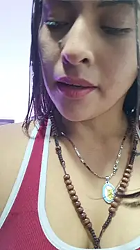 Snapshot of Fox_Roxxan chatting on June 2, 2026, 2:22 am Fox Roxxan online show from June 2, 2026, 2:22 am