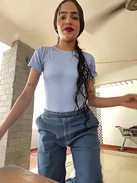 Snapshot of violeta_18x chatting on December 15, 2025, 6:36 pm violeta 18x online show from December 15, 2025, 6:36 pm