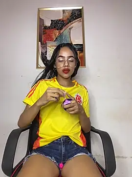 Snapshot of violeta_18x chatting on November 15, 2025, 8:02 pm violeta 18x online show from November 15, 2025, 8:02 pm