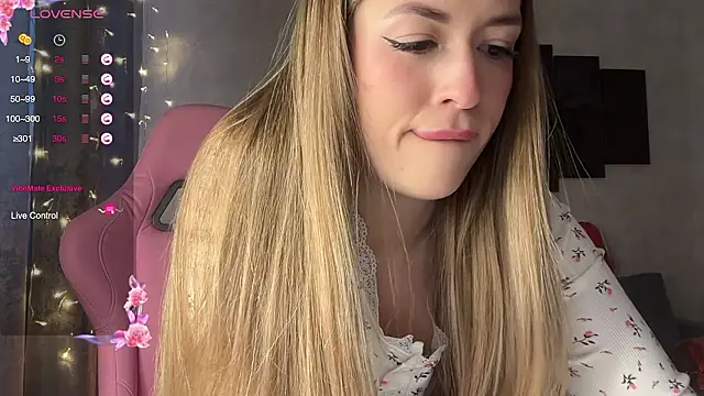 Snapshot of StacyWells chatting on February 13, 2026, 2:00 am StacyWells online show from February 13, 2026, 2:00 am