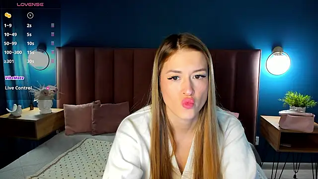 Snapshot of StacyWells chatting on February 17, 2026, 1:36 am StacyWells online show from February 17, 2026, 1:36 am