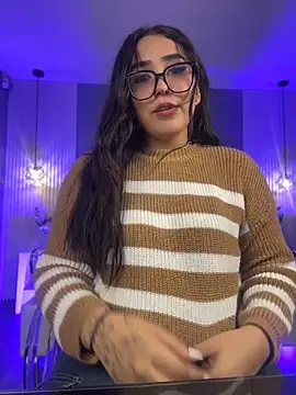 Snapshot of KatlynRous chatting on May 15, 2026, 6:39 pm KatlynRous online show from May 15, 2026, 6:39 pm